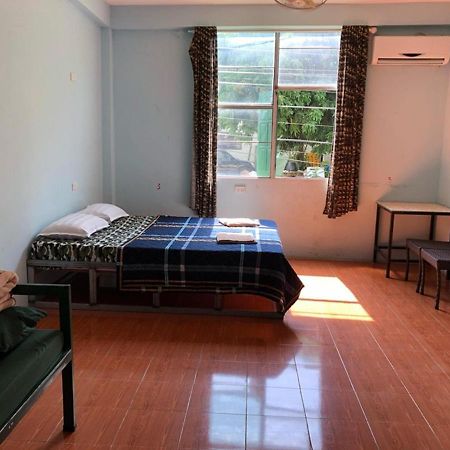 Army Barracks Guesthouse Vang Vieng Exterior foto